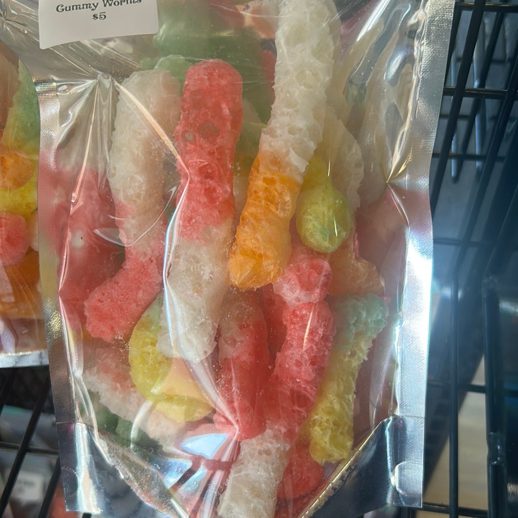 Gummy worms (freeze dried)