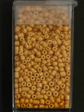 Load image into Gallery viewer, Tan yellow 32