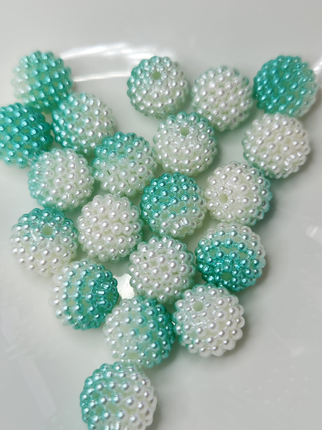 Green/white pearls pbgb73