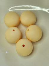 Load image into Gallery viewer, Cream white sbgb85