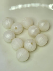 Metallic white sbgb88