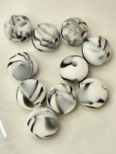 Load image into Gallery viewer, Black &amp; white swirl sbgb92