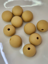 Load image into Gallery viewer, Almond tan sbgb105