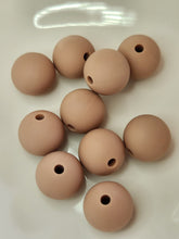 Load image into Gallery viewer, Creamy tan sbgb108