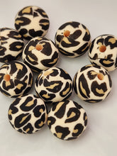 Load image into Gallery viewer, Animal print 9 psbg84