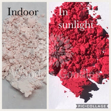 Load image into Gallery viewer, Clear to Red Uv
