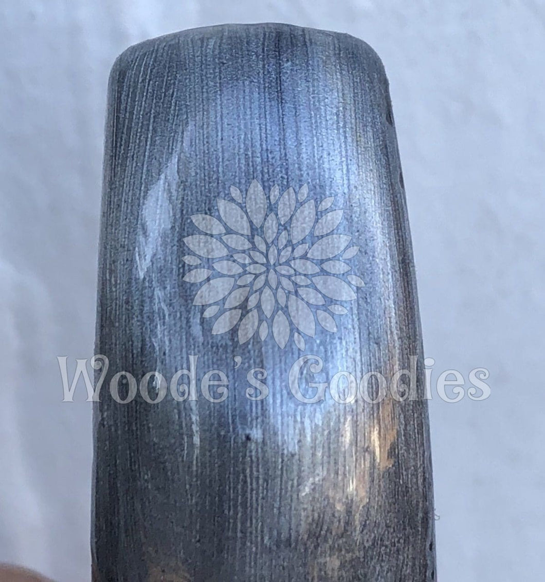 White/ Silver Magnetic 