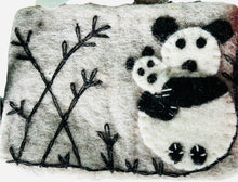 Load image into Gallery viewer, Felt change purse